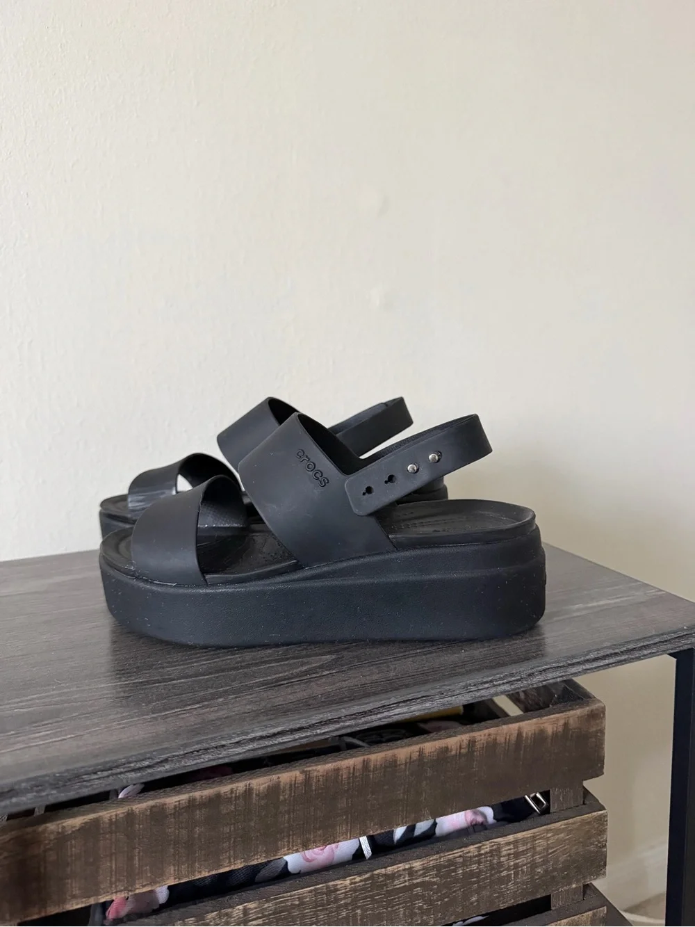 CROCS Women's Black Double-Strap Platform Sandals - Picture 4 of 4